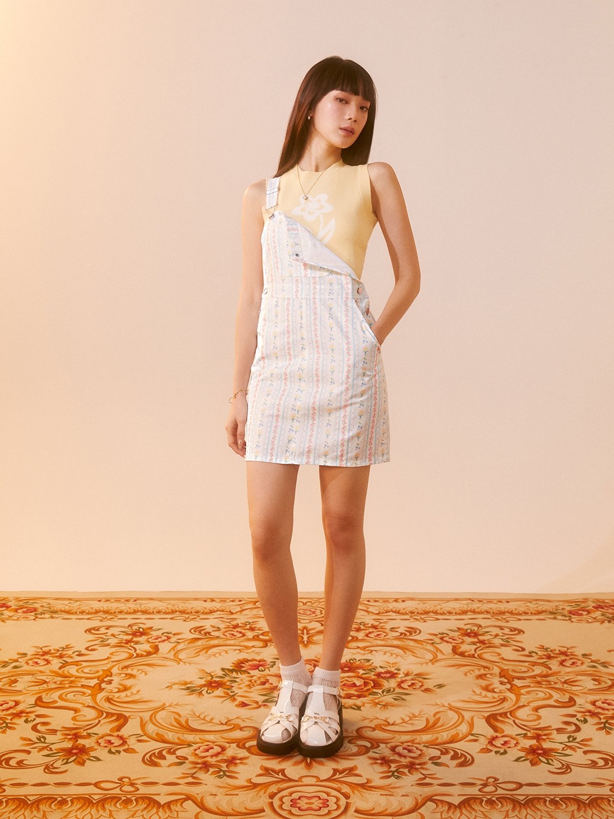 Overall short skirt clearance