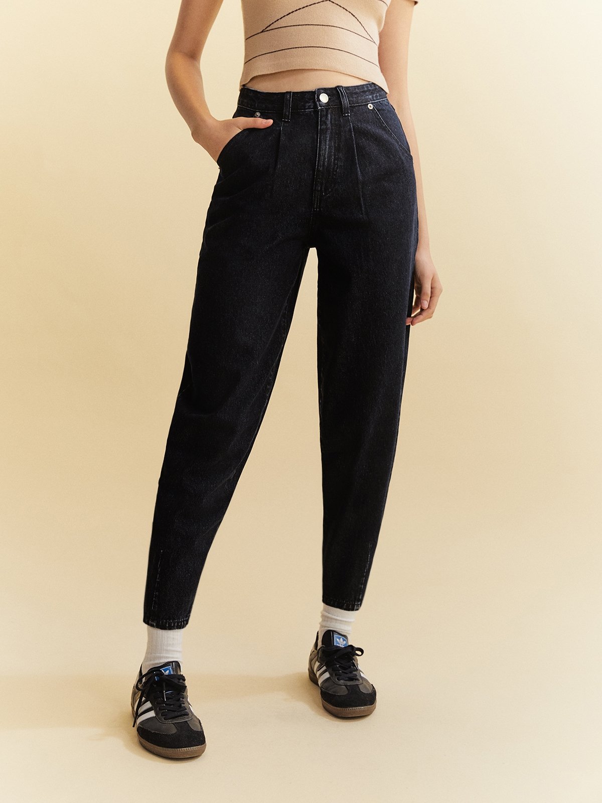 Dark mom jeans online
