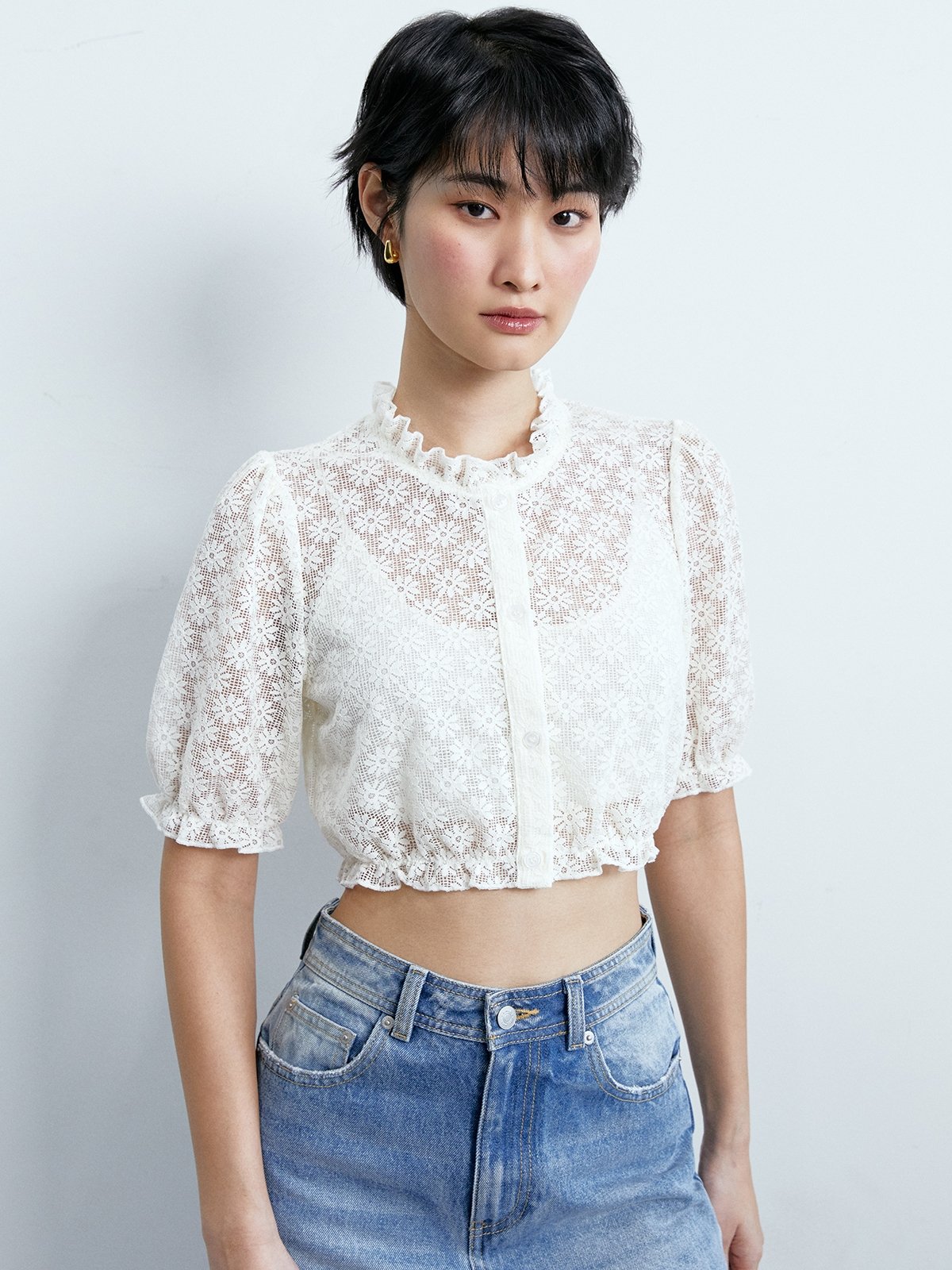 White lace crop discount top short sleeve