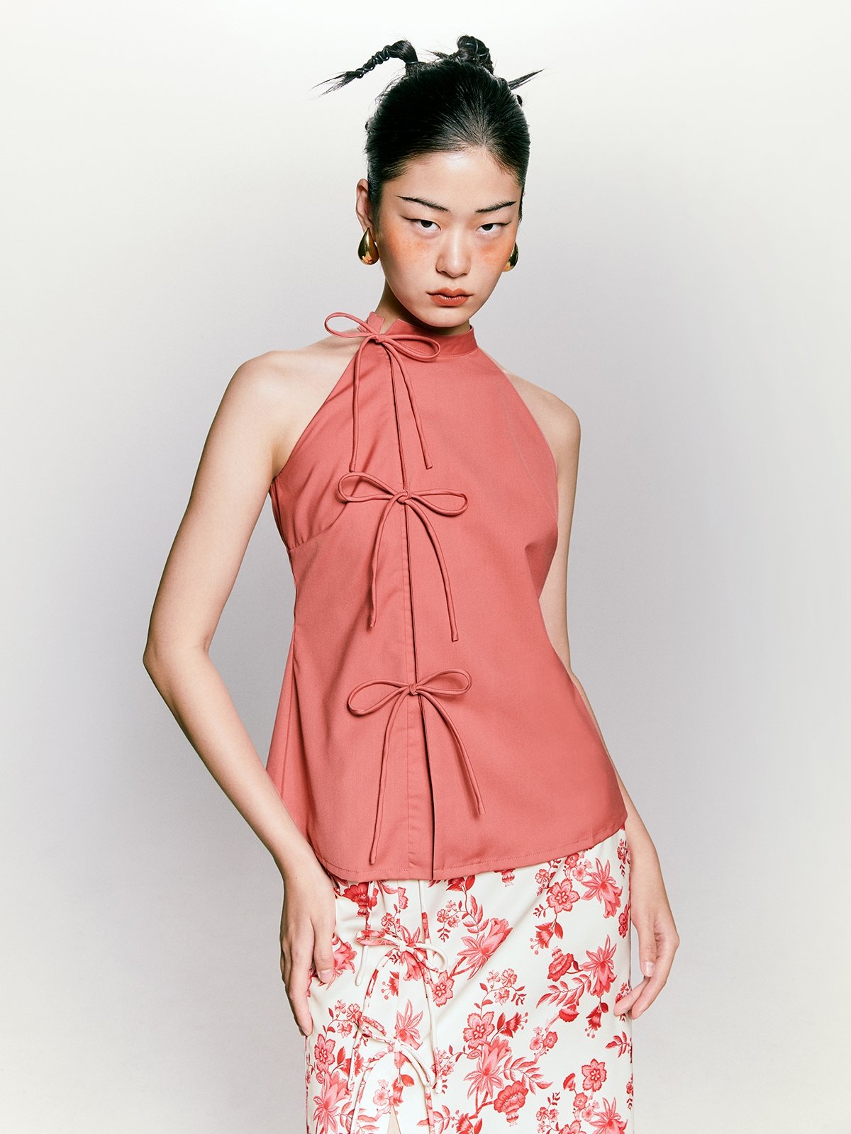 Halter neck collar hotsell blouse