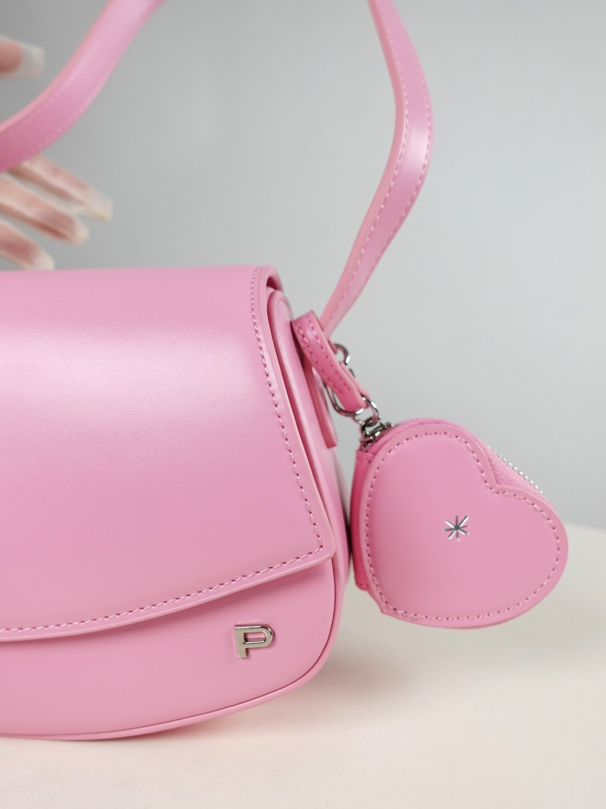 The shop latest bag