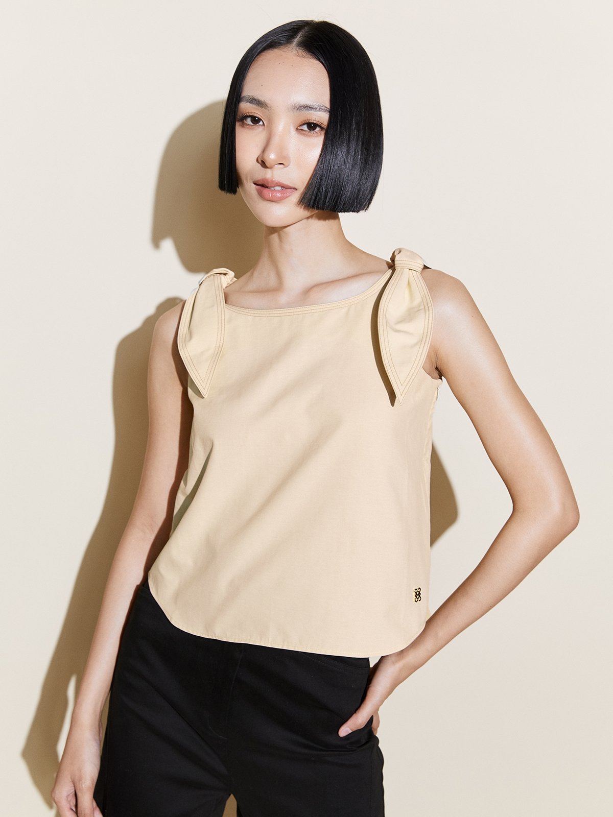 3/4 Tie Sleeve Pleat Neck Bubble Blouse in Cream