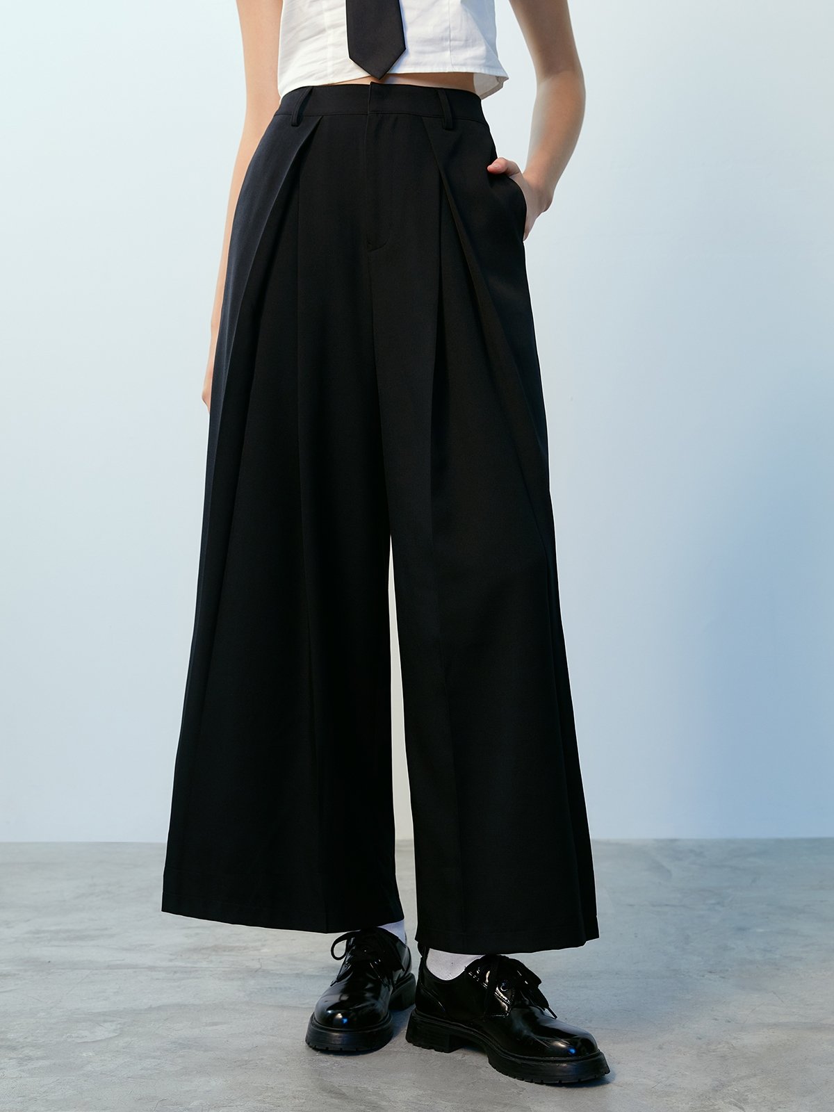 Pleated Detail Wide Leg Trousers Black
