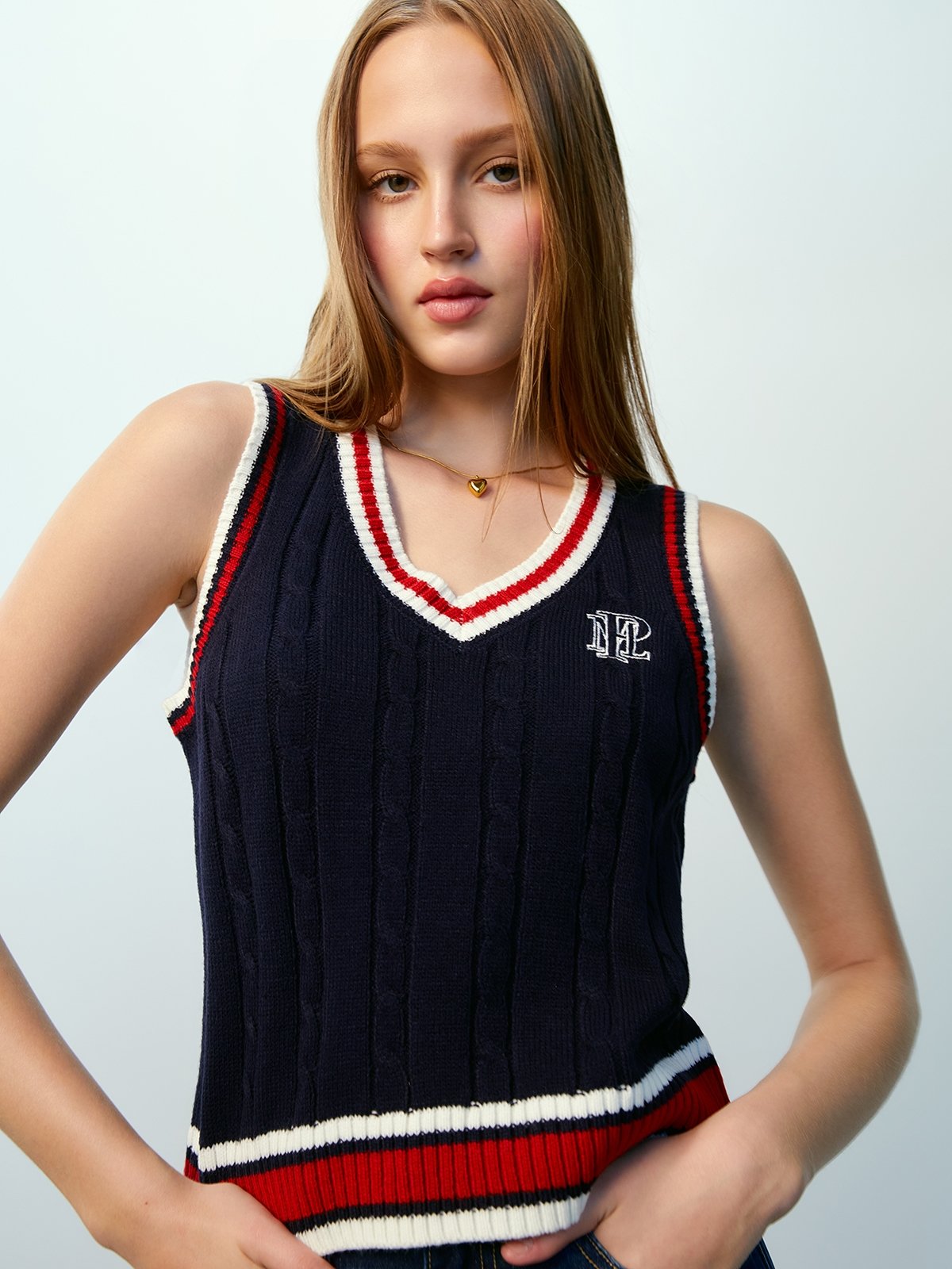 Striped detail cable kniitted vest multi color pomelo fashion