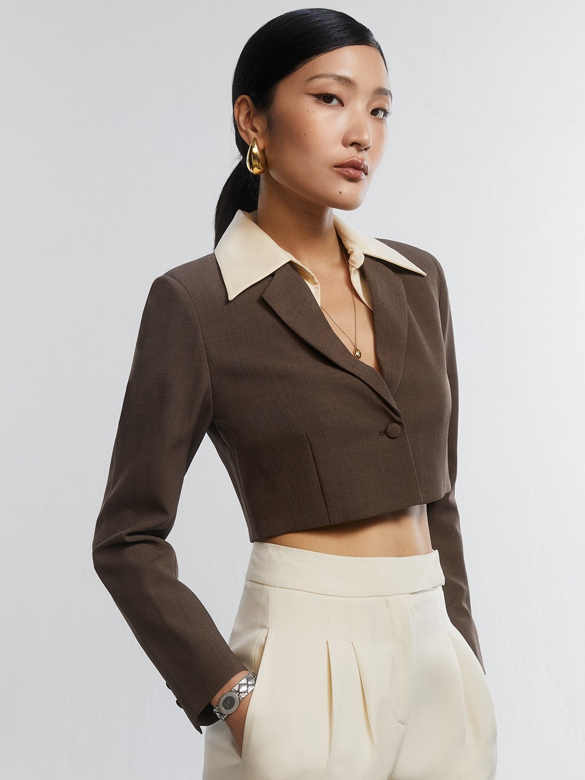 Women's Modern Brown Sleeveless Blazer with Pockets and Button | Ideal for All Seasons main image 1
