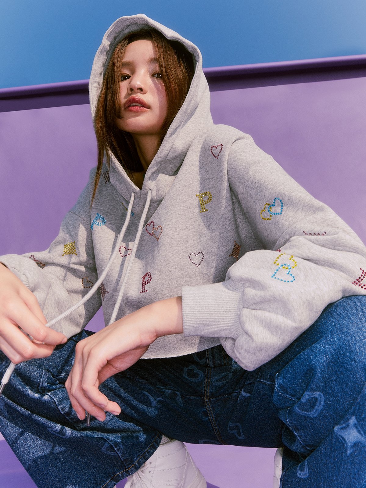 Monogram Artwork Printed Crop Hoodie with Rhinestone Detail Mid Grey Pomelo Fashion