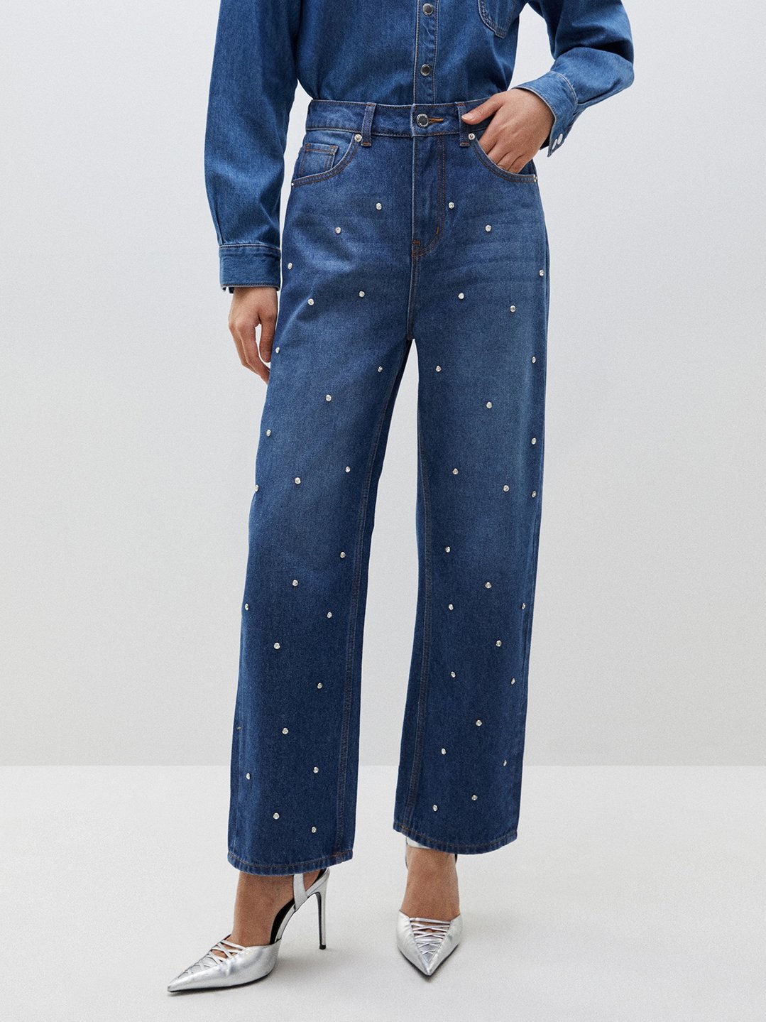 Diamond Embellished Straight Jeans Diamond Embellished Straight Jeans