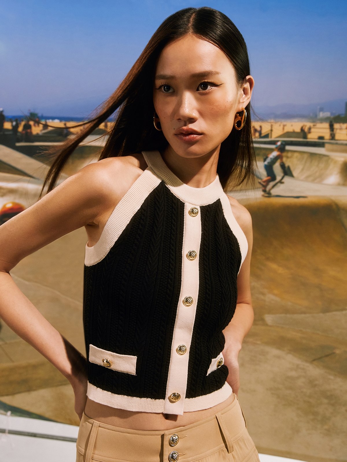 contrast-trim-two-tone-knitted-sleeveless-top-black-pomelo-fashion