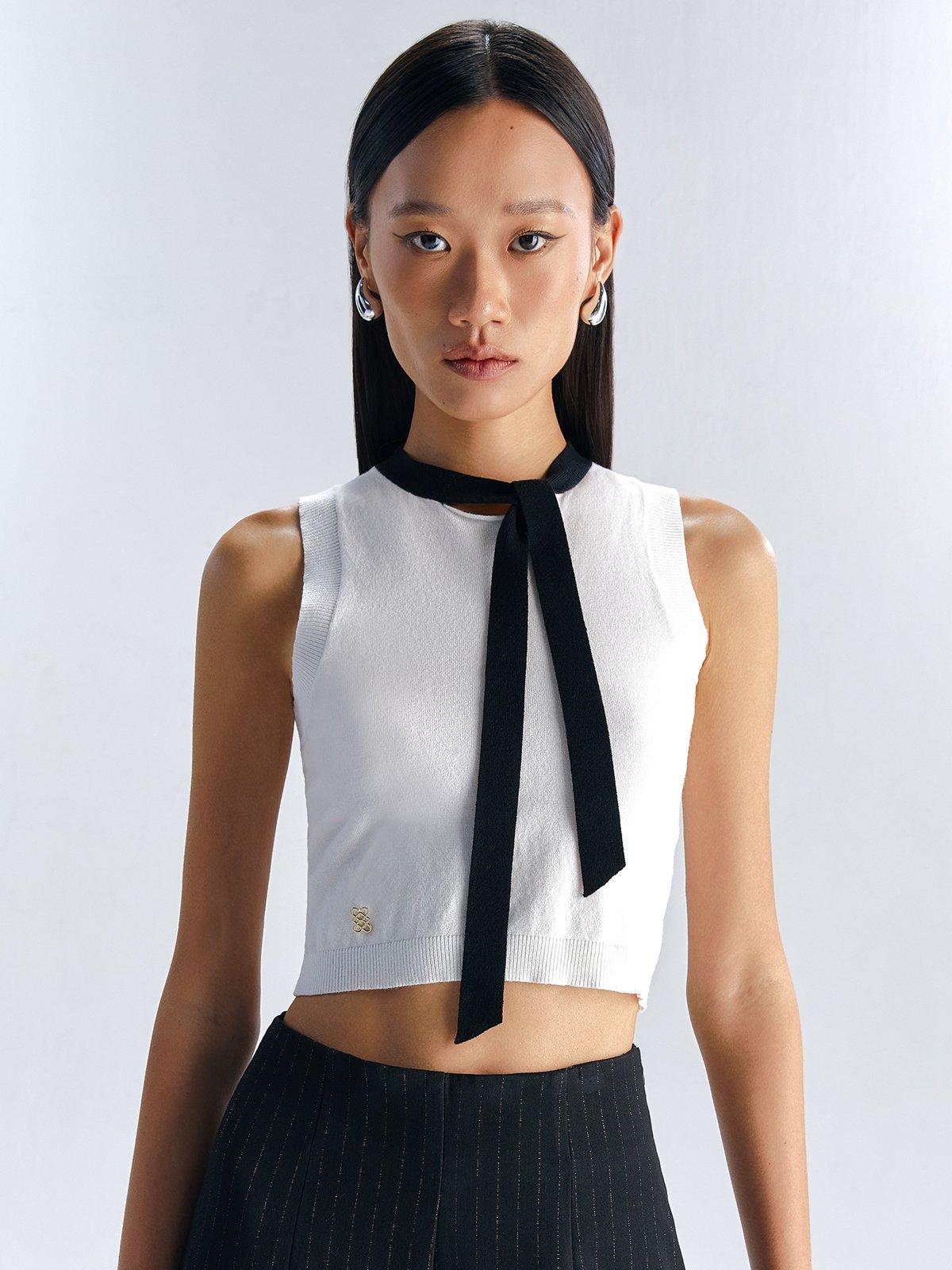 Choker Detail Knitted Tank Top Black White Pomelo Fashion choker-detail-knitted-tank-top-black-white-pomelo-fashion