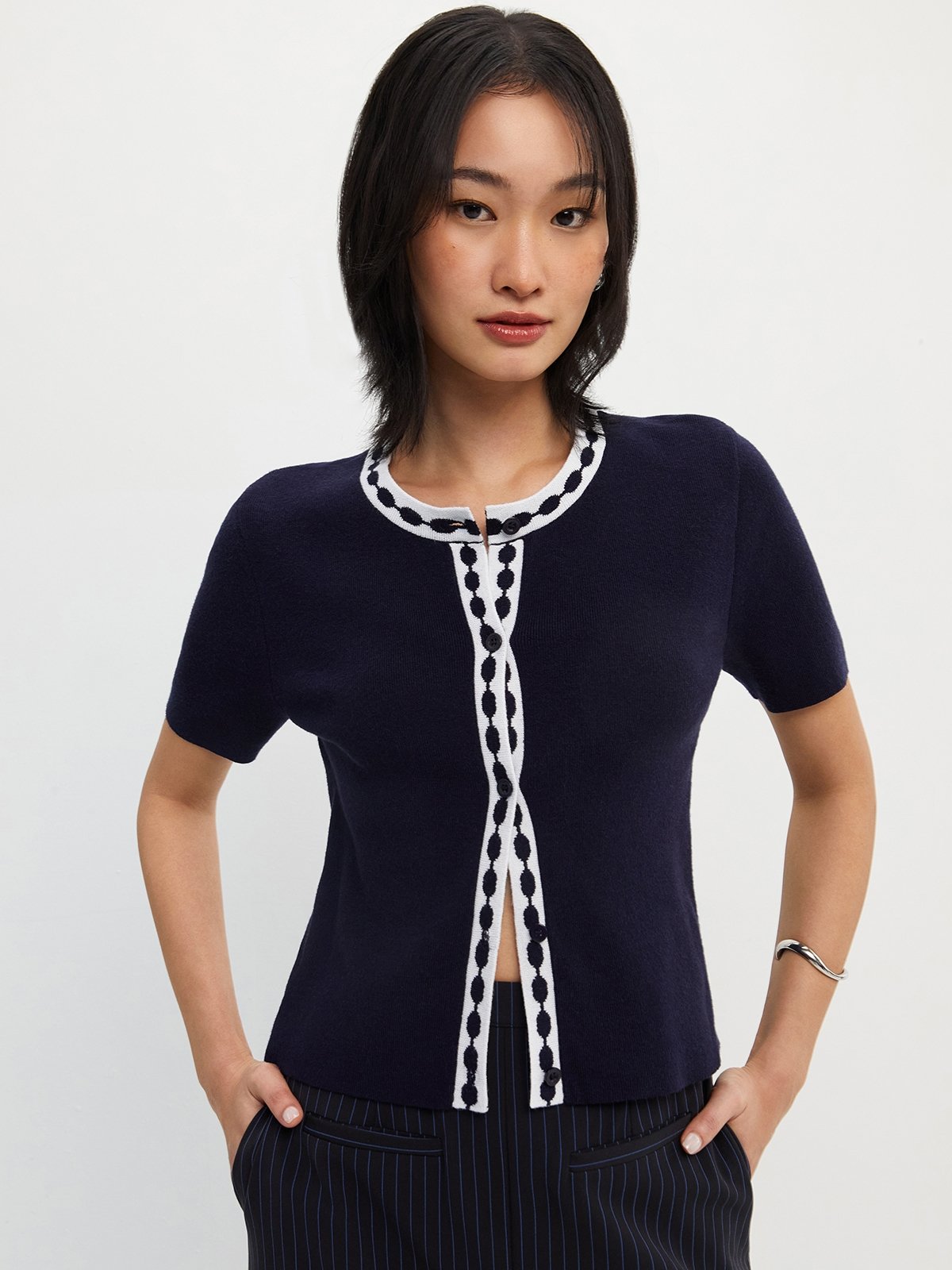 Contrast Trim Button Detail Top