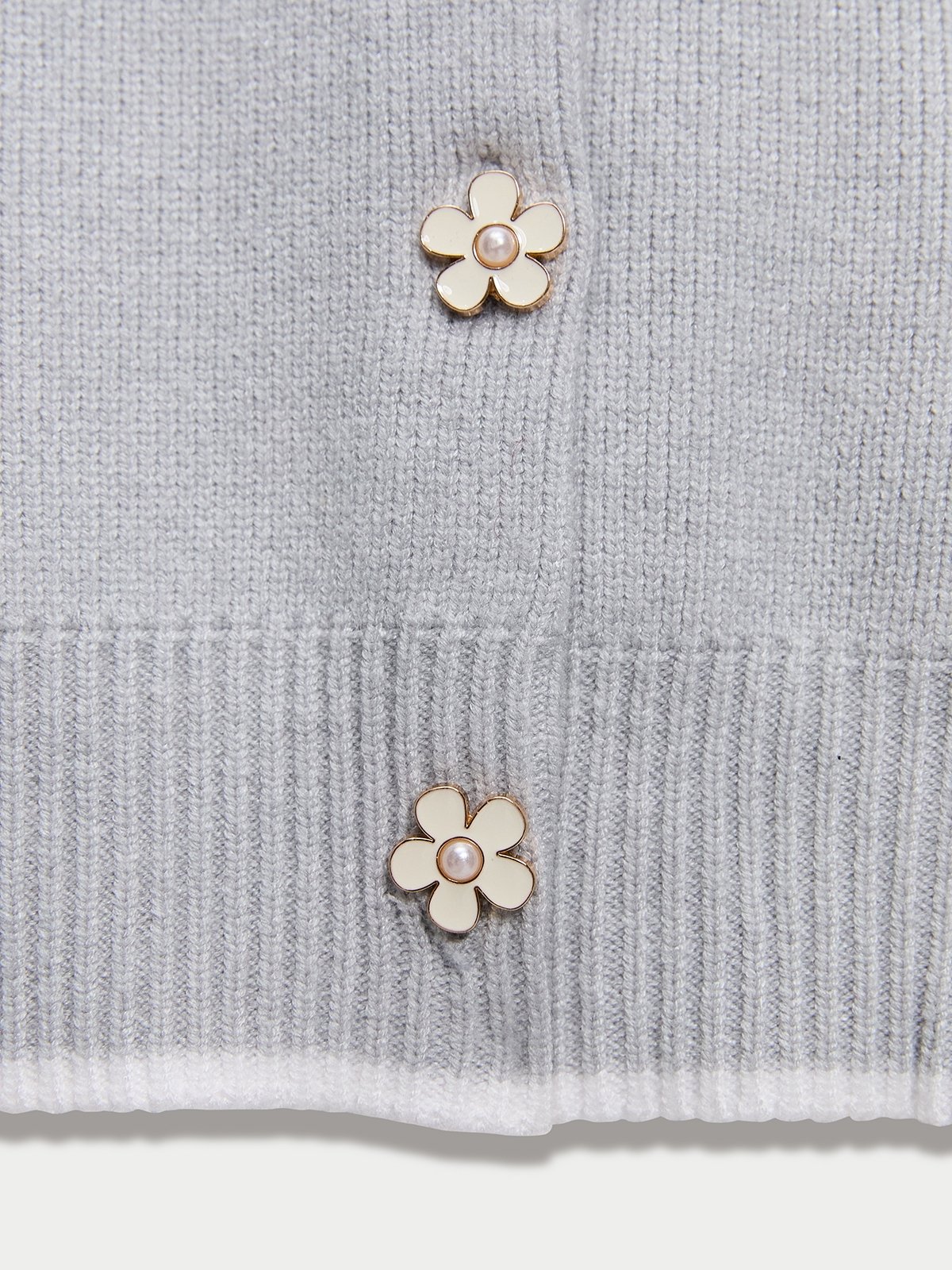 トップス HUG YOUR SKIN Flower Button Polar Top Flower Button Knit Top - Light Grey - Pomelo Fashion